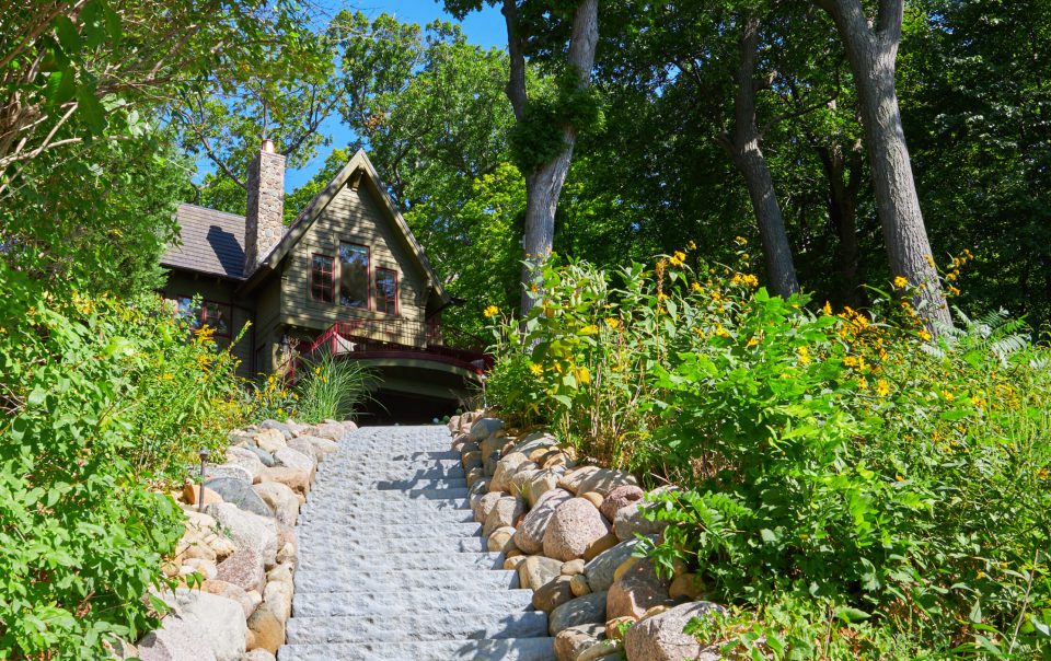 lakeside-cottage-rock-lined-staircase